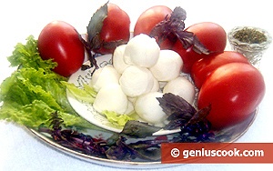Ingredients for Caprese Salad