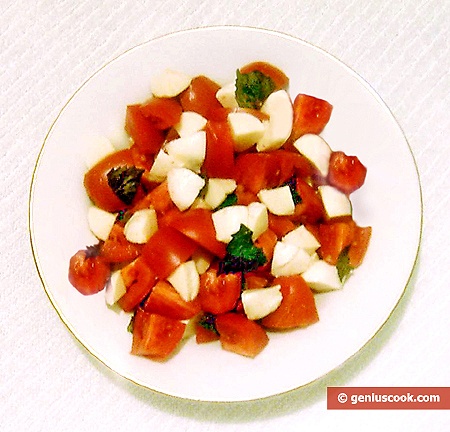 Ready Caprese Salad