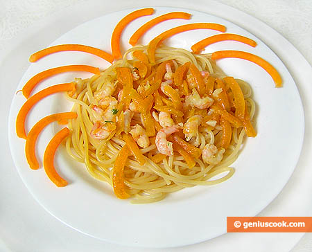 Spaghetti with Pumpkin and Shrimp Sauce