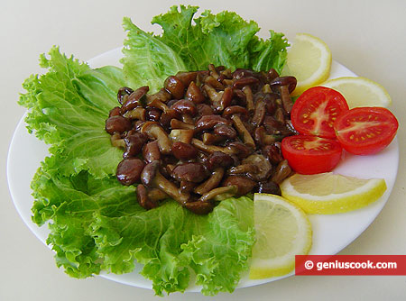 Fried Honey Mushrooms with Garlic