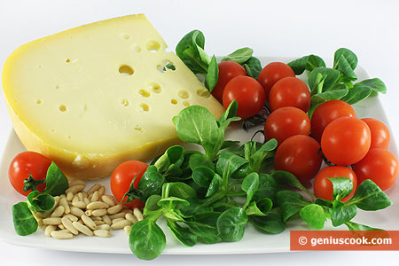 Ingredients for Salad with Valerian, Tomatoes and Cheese