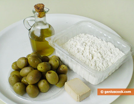 Ingredients for Focaccia with Olives