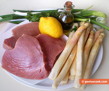 Ingredients for Tuna Steaks with White Asparagus