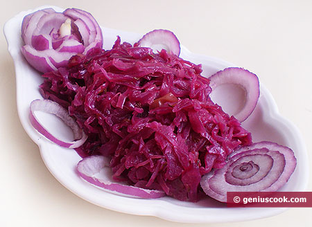 Red Cabbage Stewed with Apples