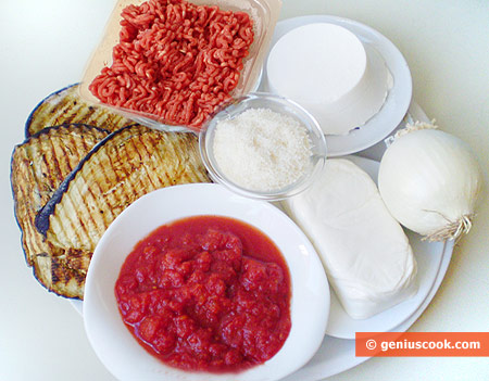 Ingredients for Lasagna with Meat and Eggplant