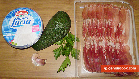 Ingredients for Rolls with Ham and Avocado Cream