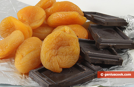 Ingredients for Dried Apricot in Chocolate