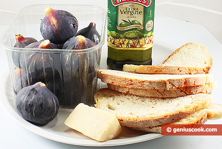 Ingredients for Bruschetta with Fig