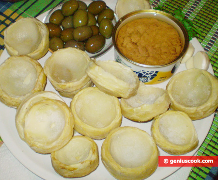 Ingredients for Artichokes Stuffed with Tuna