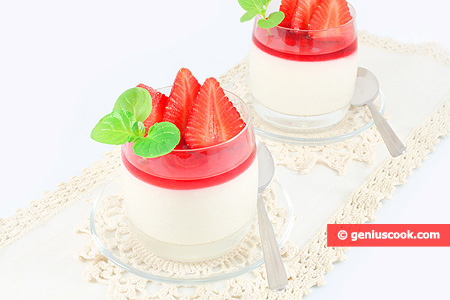 Malabi Cream Mousse with Strawberry