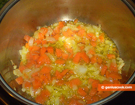 Fry onion with carrot