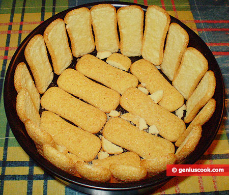 Lay out cookies in a springform pan