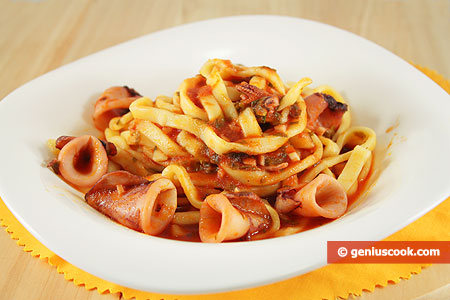 Troccoli Pasta with Squid in Tomato Sauce