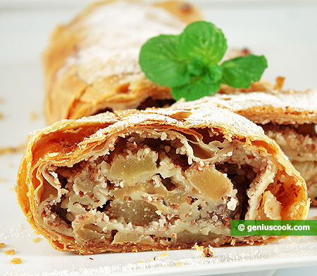 Apple Strudel with Almonds and Banana