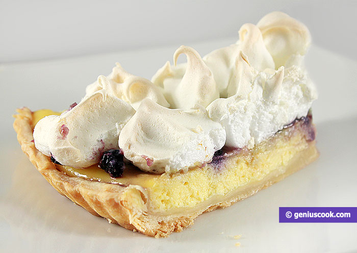 Tart with Ricotta, Blueberries and Merengue
