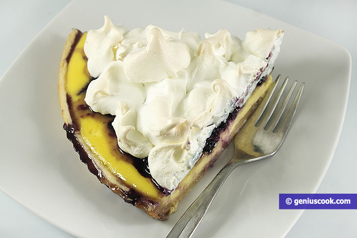 Tart with Ricotta, Blueberries and Merengue