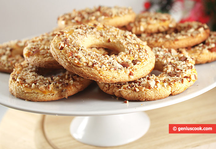 Shortcrust Rings with Almonds 