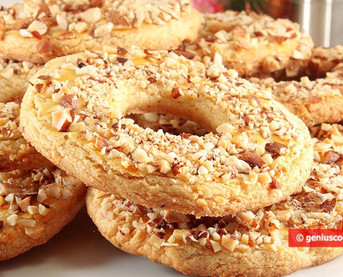 Shortcrust Rings with Almonds