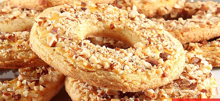 Shortcrust Rings with Almonds