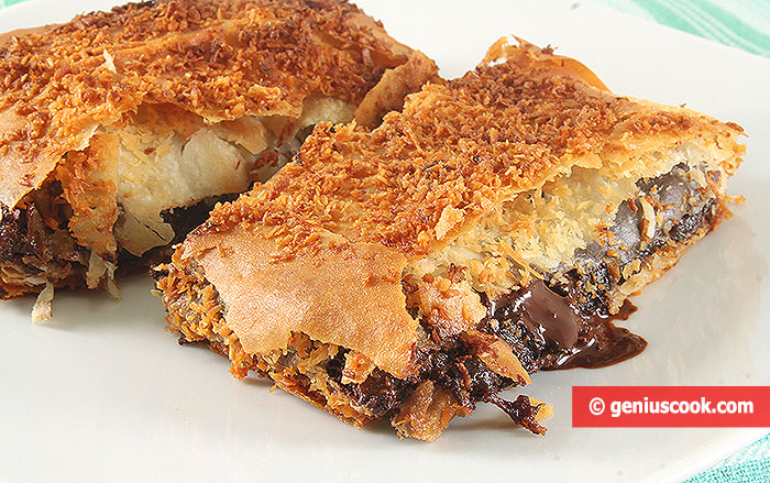 Puff Pie with Chocolate and Prunes