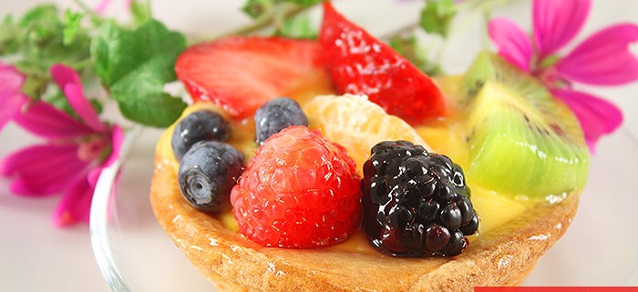 Cookie Cups with Cream and Fruit