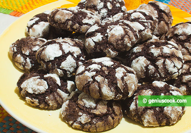 Easy Chocolate Crack Cookies